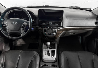 Подержанный автомобиль Hyundai Santa Fe 2012 года (14 фото)