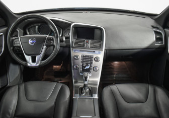 Подержанный автомобиль Volvo XC60 2014 года (13 фото)