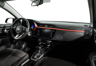 Подержанный автомобиль Kia Rio Sedan 2021 года (9 фото)