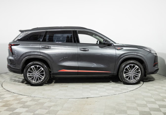 Подержанный автомобиль Changan CS75PLUS 2021 года (4 фото)