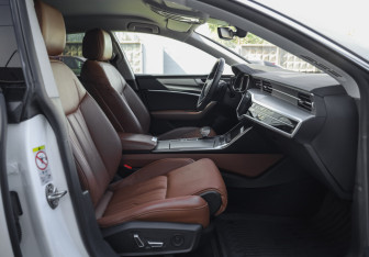 Подержанный автомобиль Audi A7 2021 года (31 фото)