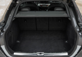 Подержанный автомобиль Audi A5 Liftback 2021 года (36 фото)