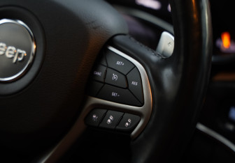 Подержанный автомобиль Jeep Grand Cherokee 2021 года (14 фото)