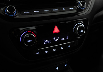 Подержанный автомобиль Hyundai Solaris Sedan 2021 года (16 фото)