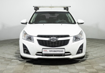 Подержанный автомобиль Chevrolet Cruze Hatchback 2013 года (2 фото)