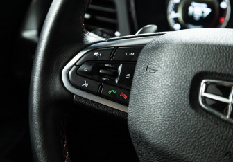 Подержанный автомобиль Geely Tugella 2023 года (17 фото)