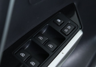 Подержанный автомобиль Mitsubishi Montero Sport 2022 года (17 фото)