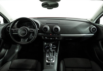 Подержанный автомобиль Audi A3 Sedan 2015 года (13 фото)