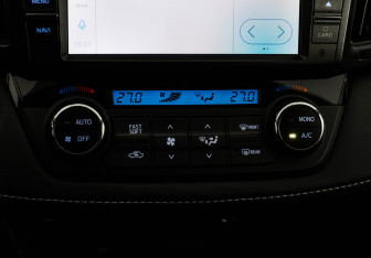 Подержанный автомобиль Toyota RAV4 2019 года (18 фото)