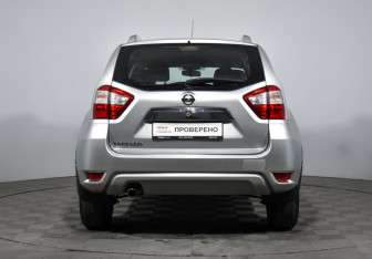 Подержанный автомобиль Nissan Terrano 2020 года (6 фото)