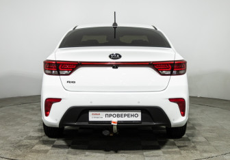 Подержанный автомобиль Kia Rio Sedan 2018 года (6 фото)