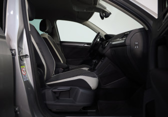 Подержанный автомобиль Volkswagen Tiguan 2020 года (25 фото)