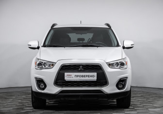 Подержанный автомобиль Mitsubishi ASX 2013 года (2 фото)