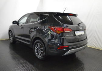 Подержанный автомобиль Hyundai Santa Fe 2015 года (7 фото)