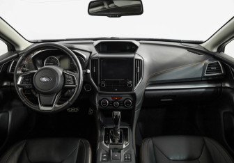Подержанный автомобиль Subaru XV 2018 года (10 фото)