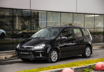 Подержанный автомобиль Ford C-MAX 2008 года (3 фото)
