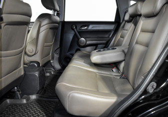 Подержанный автомобиль Honda CR-V 2011 года (11 фото)