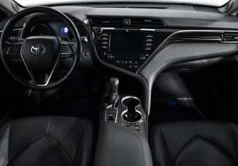 Подержанный автомобиль Toyota Camry Sedan 2020 года (14 фото)