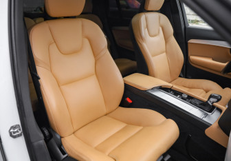 Подержанный автомобиль Volvo XC90 2019 года (30 фото)