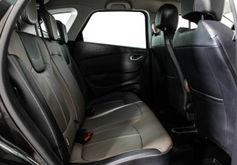 Подержанный автомобиль Renault Kaptur 2019 года (15 фото)