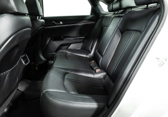 Подержанный автомобиль Kia K5 2020 года (10 фото)