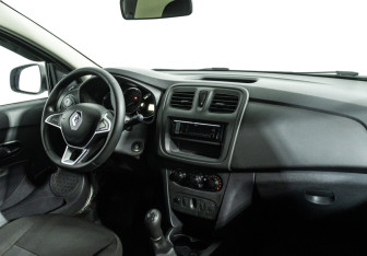 Подержанный автомобиль Renault Logan Sedan 2019 года (9 фото)