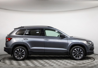 Подержанный автомобиль Skoda Karoq 2021 года (4 фото)