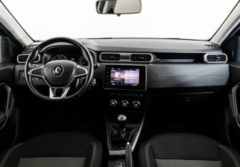 Подержанный автомобиль Renault Duster 2021 года (10 фото)
