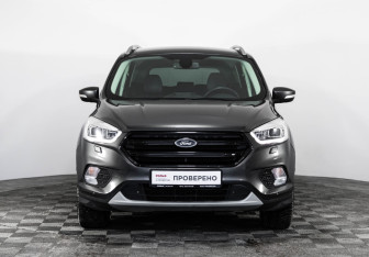 Подержанный автомобиль Ford Kuga 2018 года (3 фото)