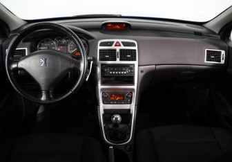 Подержанный автомобиль Peugeot 307 Hatchback 2007 года (6 фото)