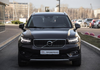 Подержанный автомобиль Volvo XC40 2019 года (4 фото)