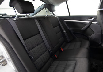 Подержанный автомобиль Skoda Octavia Liftback 2012 года (12 фото)