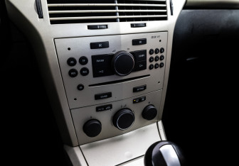 Подержанный автомобиль Opel Astra Hatchback 2008 года (12 фото)