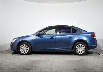 Подержанный автомобиль Chevrolet Cruze Sedan 2014 года (8 фото)