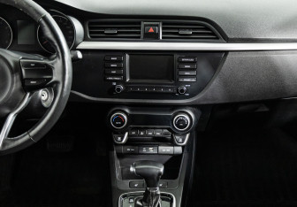 Подержанный автомобиль Kia Rio Sedan 2019 года (14 фото)