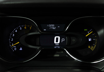 Подержанный автомобиль Renault Kaptur 2016 года (12 фото)