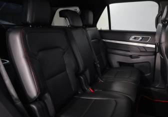 Подержанный автомобиль Ford Explorer 2015 года (21 фото)