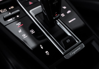 Подержанный автомобиль Porsche Cayenne 2019 года (20 фото)