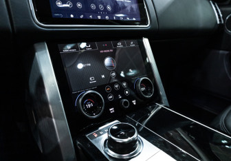 Подержанный автомобиль Land Rover Range Rover 2021 года (25 фото)