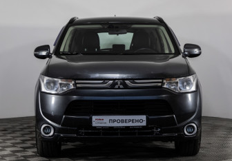 Подержанный автомобиль Mitsubishi Outlander 2013 года (2 фото)