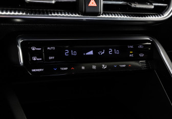 Подержанный автомобиль Kia K5 2021 года (17 фото)