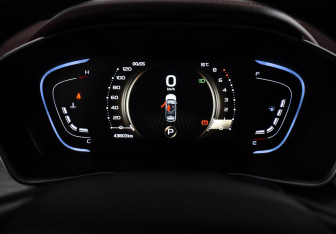 Подержанный автомобиль Geely Coolray 2022 года (18 фото)