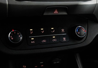 Подержанный автомобиль Kia Sportage 2015 года (14 фото)