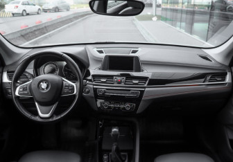 Подержанный автомобиль BMW X1 2019 года (14 фото)
