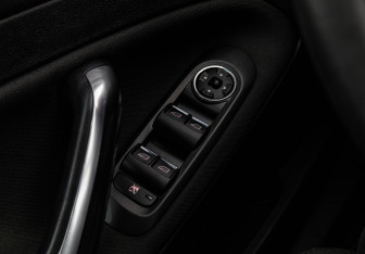 Подержанный автомобиль Ford Mondeo Sedan 2013 года (16 фото)