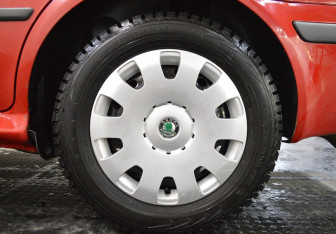 Подержанный автомобиль Skoda Octavia Liftback 2006 года (9 фото)