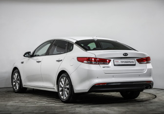 Подержанный автомобиль Kia Optima Sedan 2016 года (7 фото)