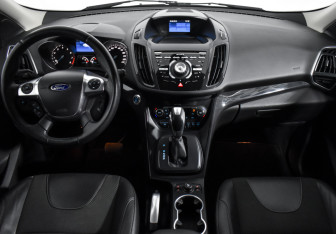 Подержанный автомобиль Ford Kuga 2015 года (15 фото)