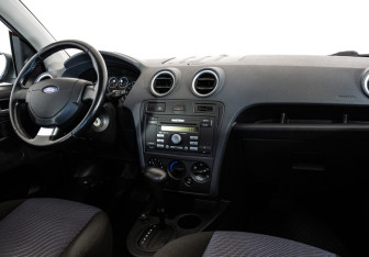 Подержанный автомобиль Ford Fusion 2008 года (9 фото)