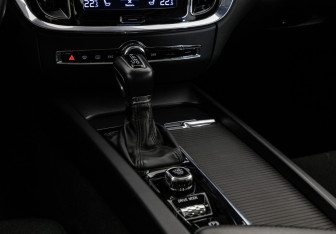 Подержанный автомобиль Volvo V60 Cross Country 2020 года (16 фото)